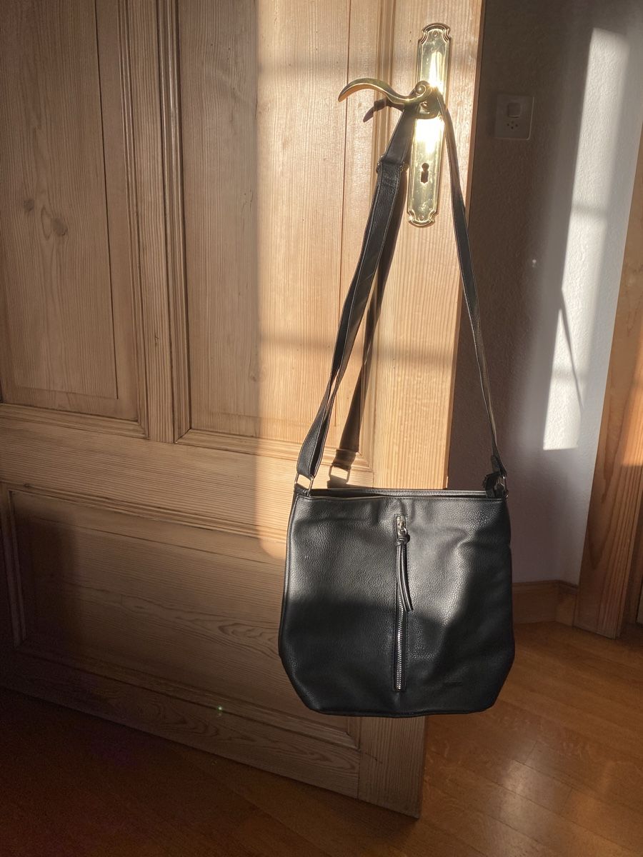 Borse da donna: Sac noir bucket – Usato da Epagny venduto da nie_n5yb