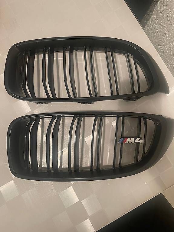 Alle Autoersatzteile: Original Frontgrill für BMW M3/M4 – Gebraucht aus Winterthur von lum_nk7g