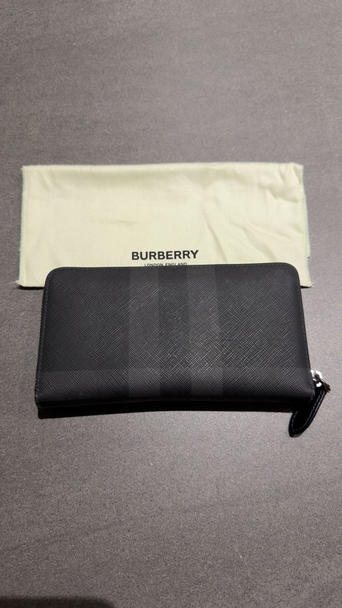 Burberry Portafogli: Burberry Portemonnaie – Usato da Ennetbürgen venduto da gilbarbosa 1