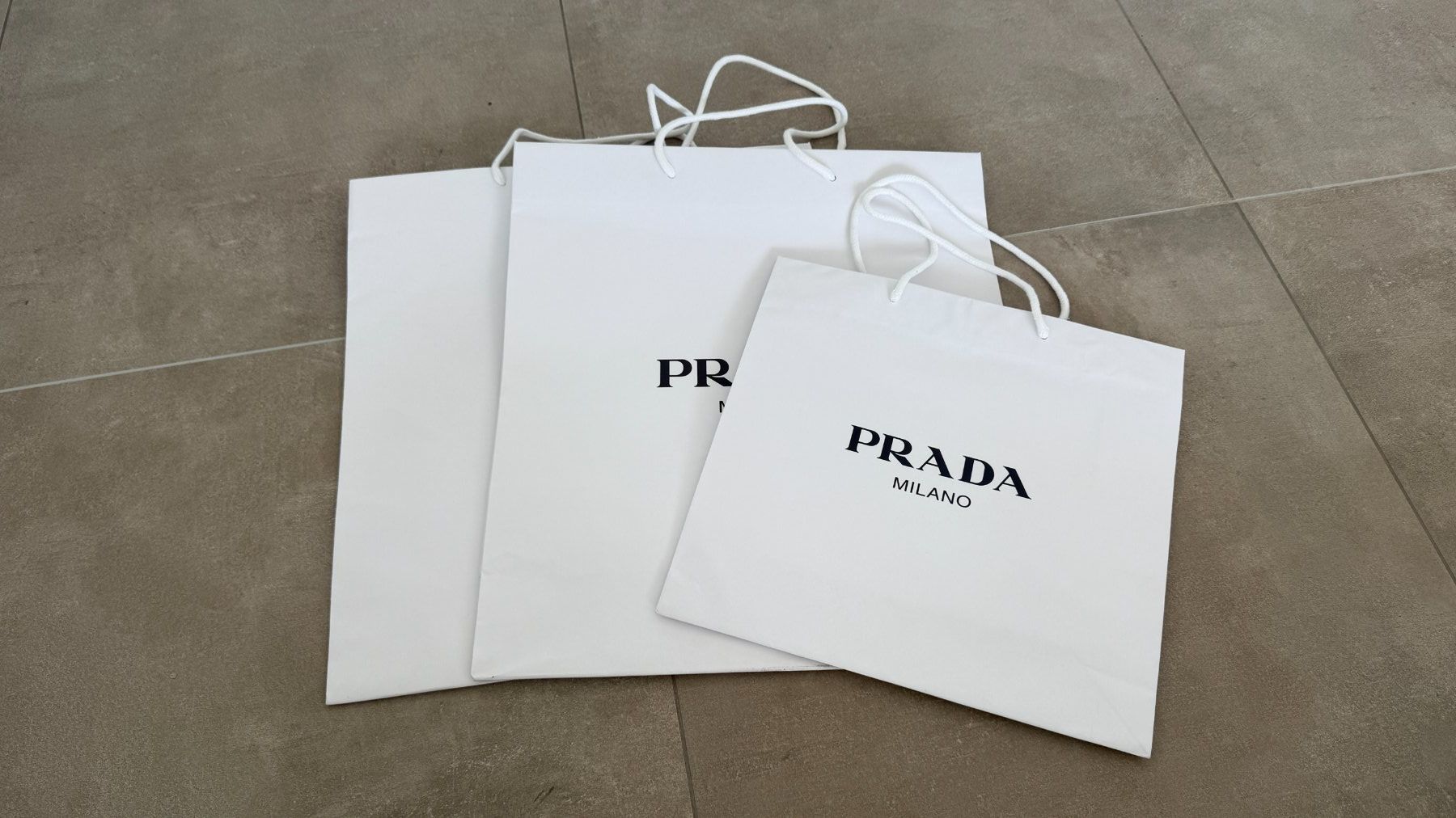 Prada Borse: Paper bag Prada – Usato da Lugano venduto da _tuttifrutti_