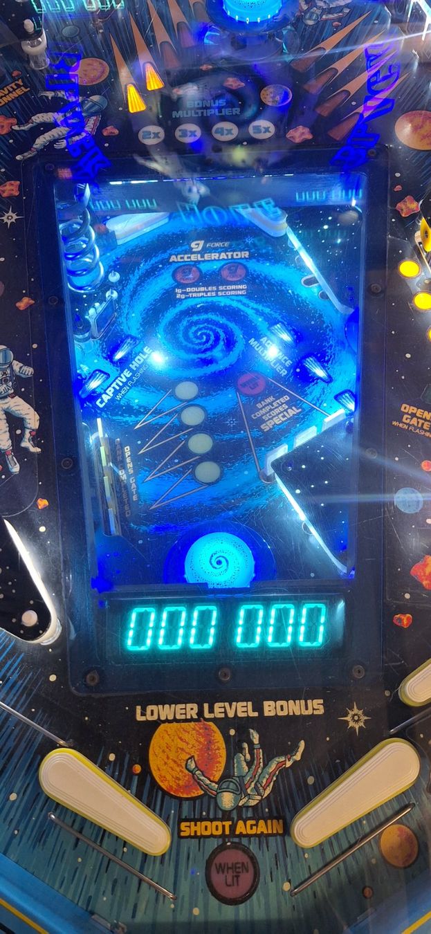 Flipper: Flipper Gottlieb Black Hole Flipperkasten – Usato da Naters venduto da Flikas 1