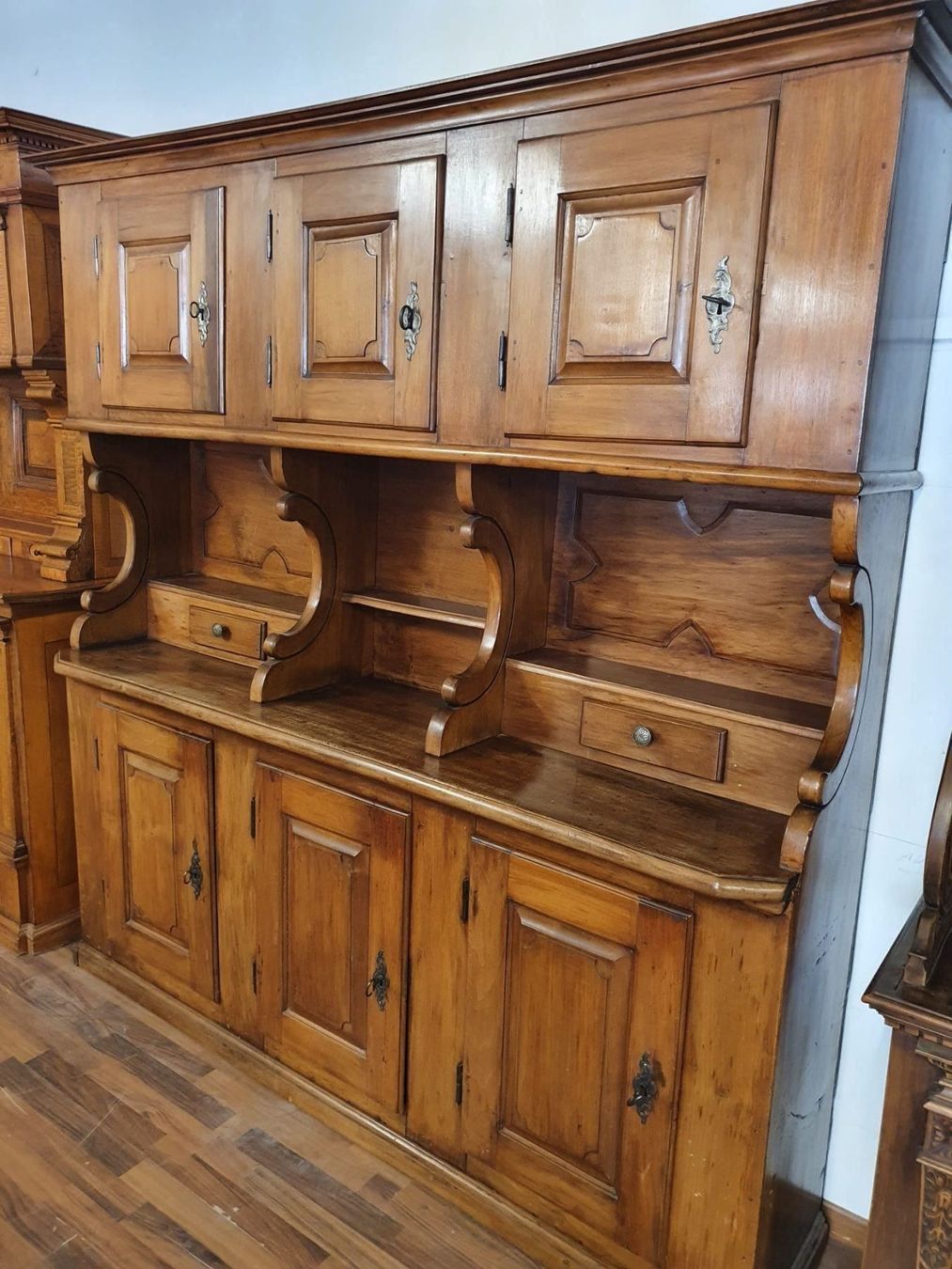 Credenze: ANTIKER BUFFETSCHRANK – Usato da Dietikon venduto da brocki-eyra 1
