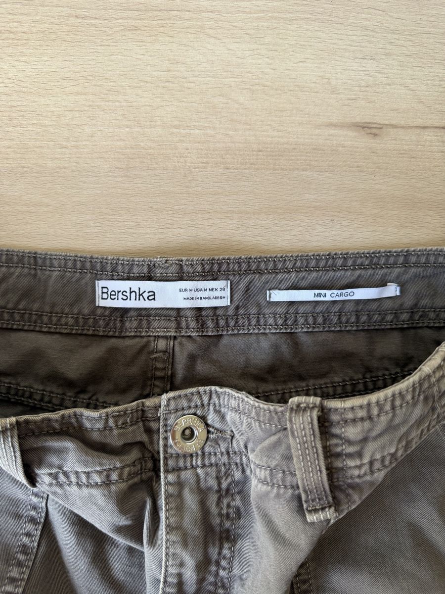 Bershka Jupes: BERSHKA MINI CARGO SKIRT – Neuf (Voir description) à Genève par yav_9r9f 1
