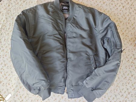 ZARA Bomberjacke dunkelgrün Grösse M guter Zustand