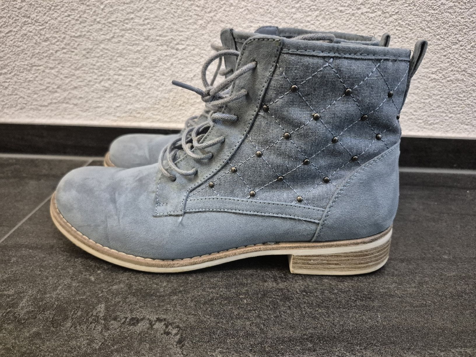 Scarpe da donna: Schöne, hellblaue Stiefel Gr. 41 – Usato da Igis venduto da Tiggers1 1