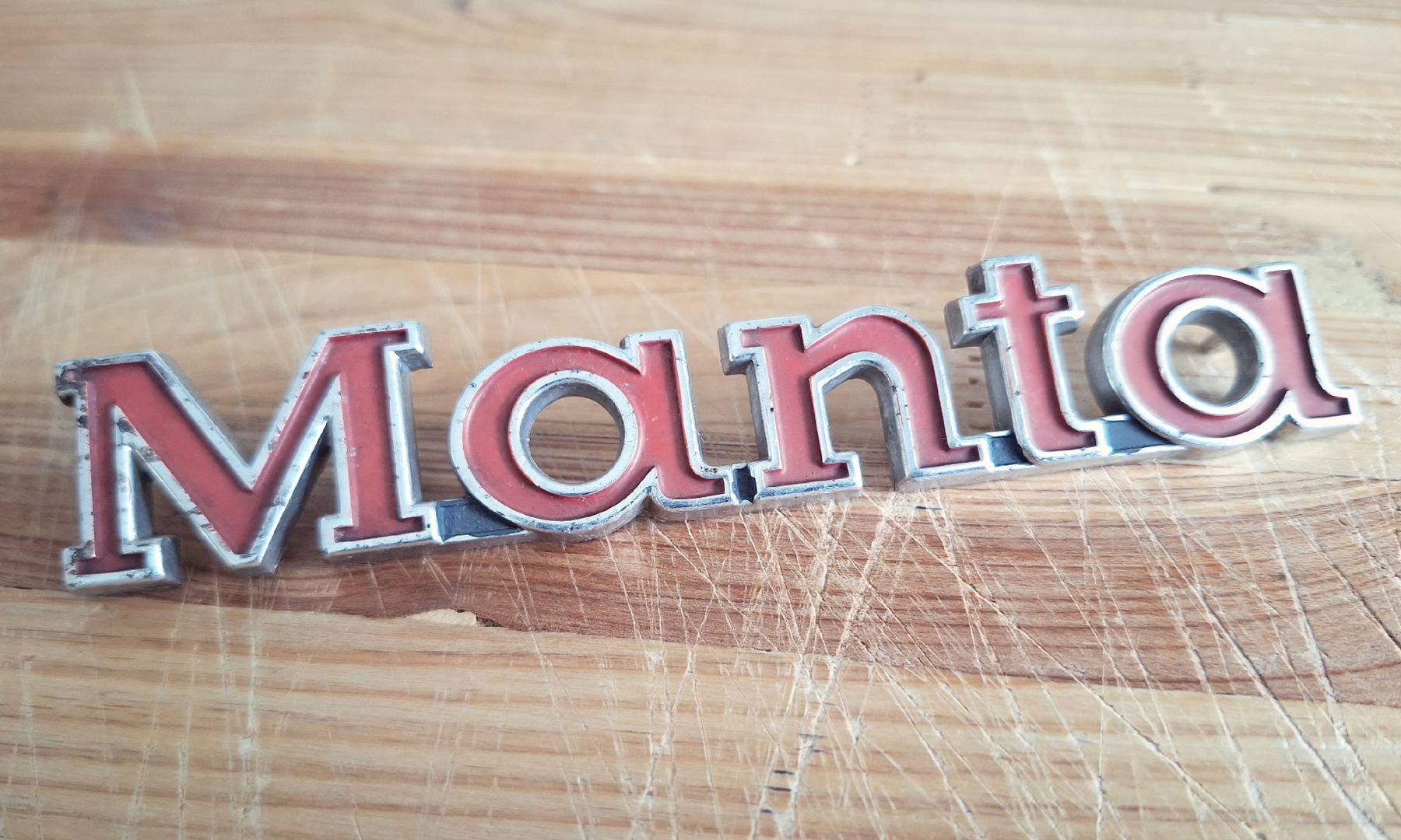 Opel Tutti pezzi di ricambio auto: Opel Manta A Emblem – Usato da Triesen venduto da BLACKSHEEP75