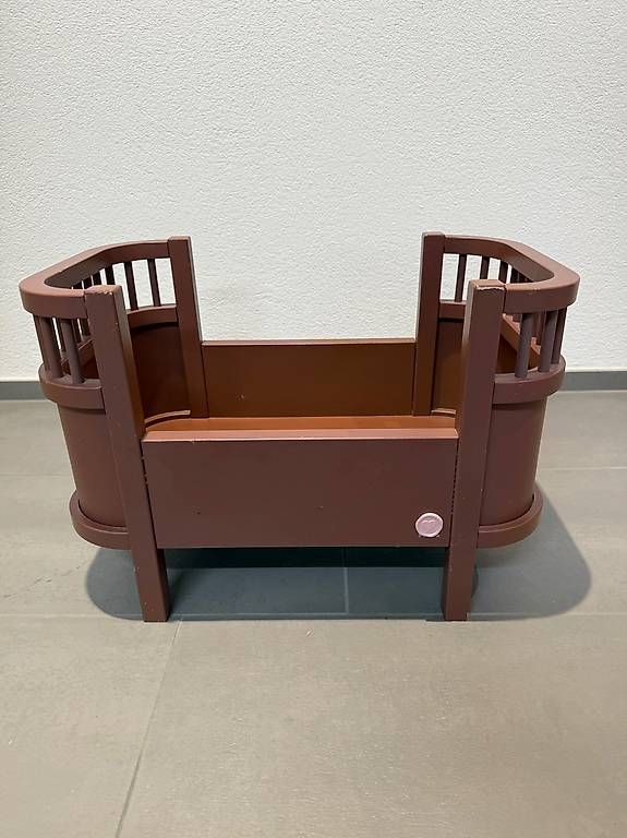 Jouets: Puppenbett Sebra  – D'occasion à Erlenbach ZH par mal_qvk6