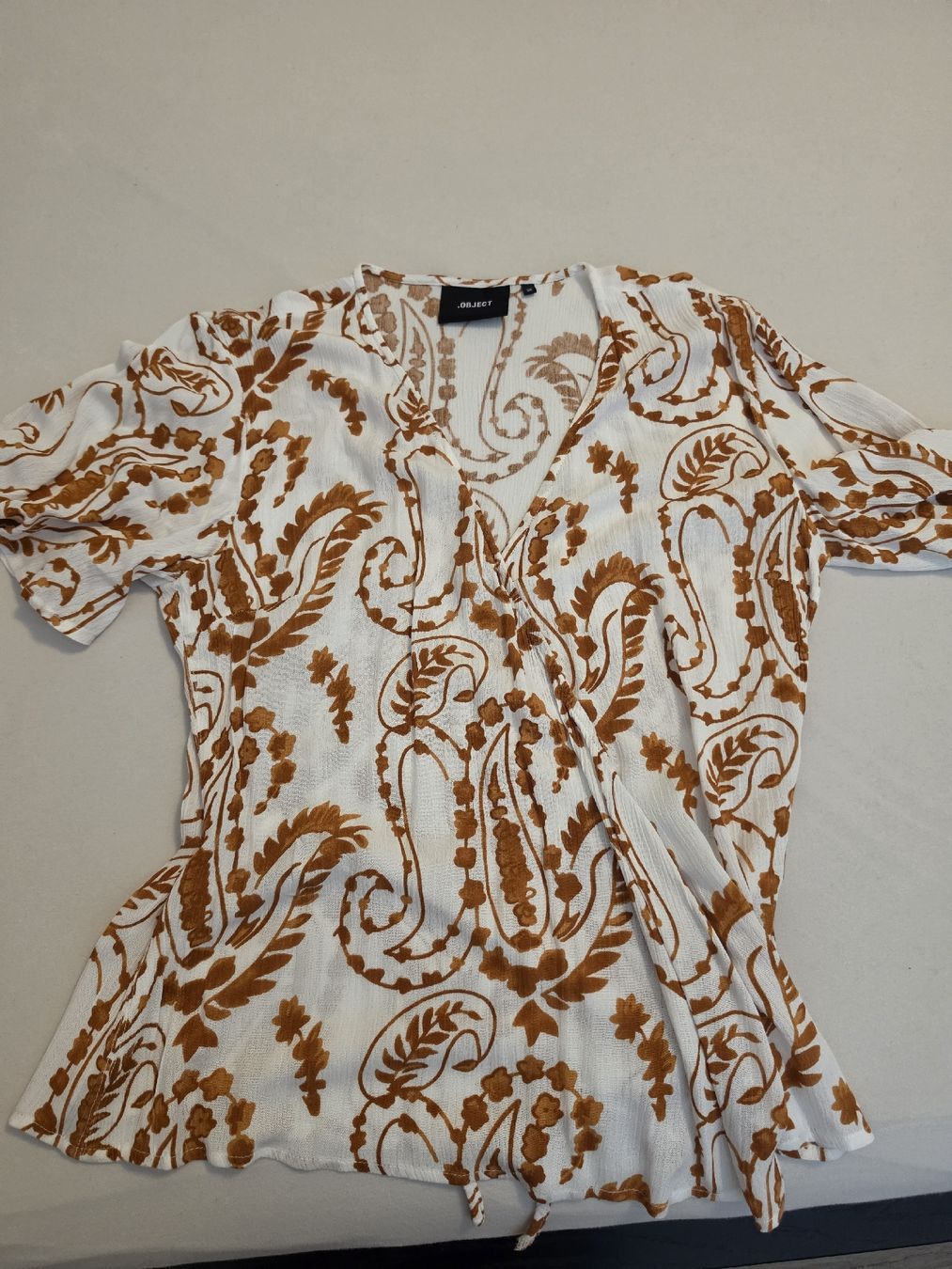 Top: Object Summer Top Size EU 36 – Nuovo (secondo la descrizione) da Le Locle venduto da vri_c59x