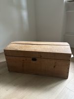 Holztruhe 