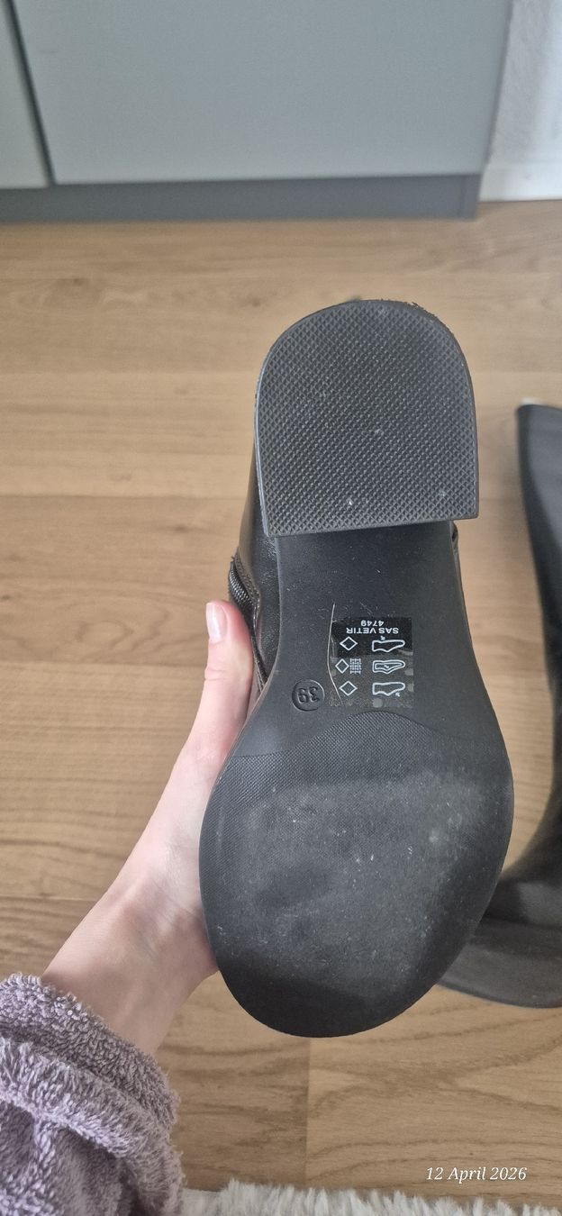 Damenschuhe: Bottes haute en vernis noir, taille 39 – Neu (gemäss Beschreibung) aus Zürich von mor_9ptn 2