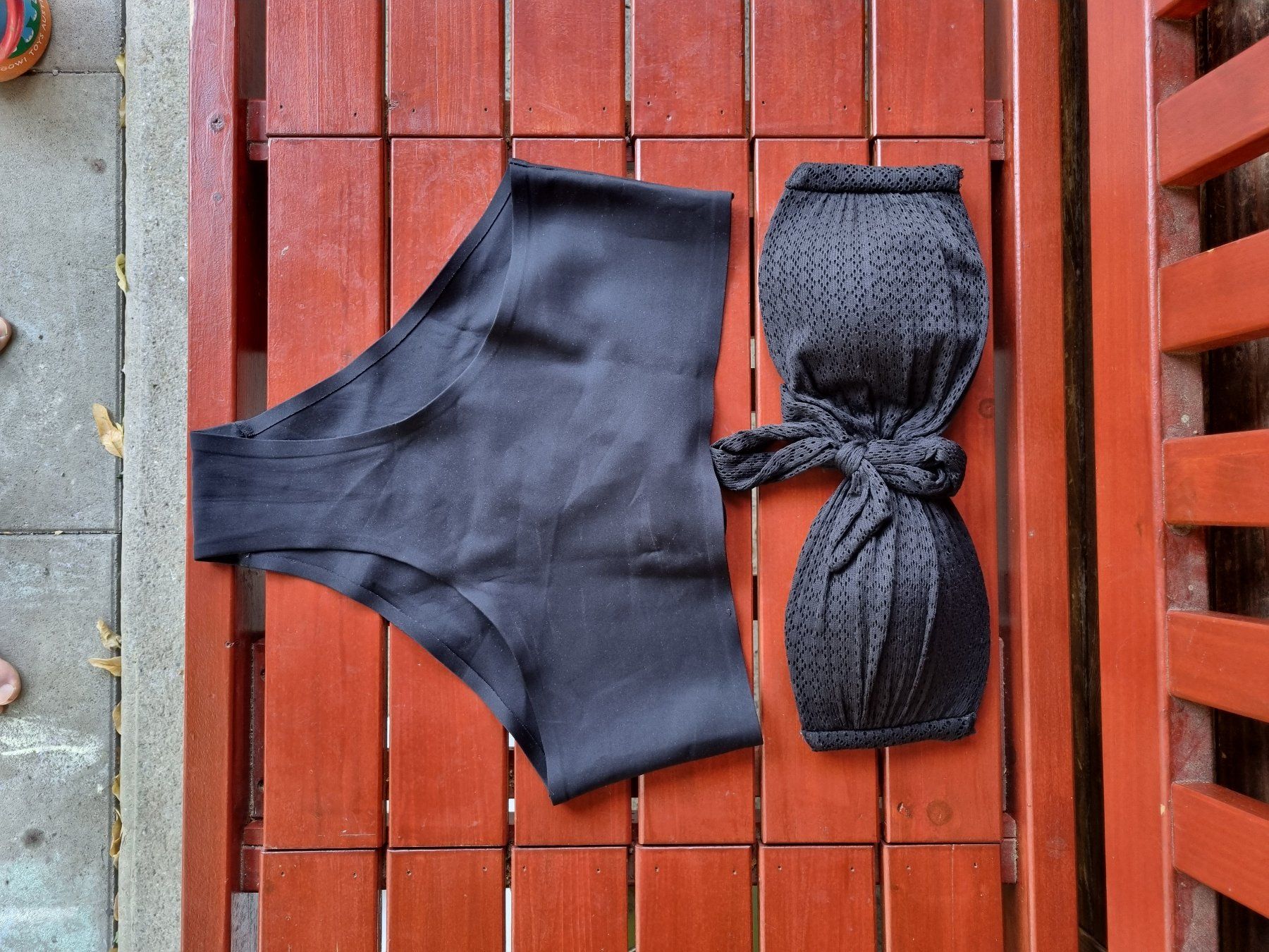 H&M Costumi da bagno & Bikini: Schwarzes Bikini Grösse M / 40 high Waist – Usato da Spiez venduto da melody8801