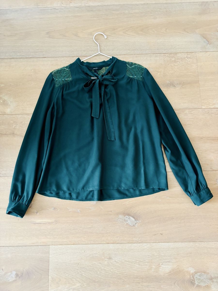 Vero Moda Camicette: Vero Moda Bluse mit Spitze, Gr. S,  dunkelgrün – Usato da Ennetbürgen venduto da Evelyne_G