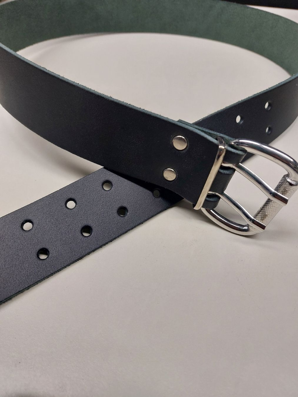Cinture: Leder Gürtel schwarz in 85cm Länge – Nuovo e nell'imballaggio originale da Schaffhausen venduto da Chihuauer
