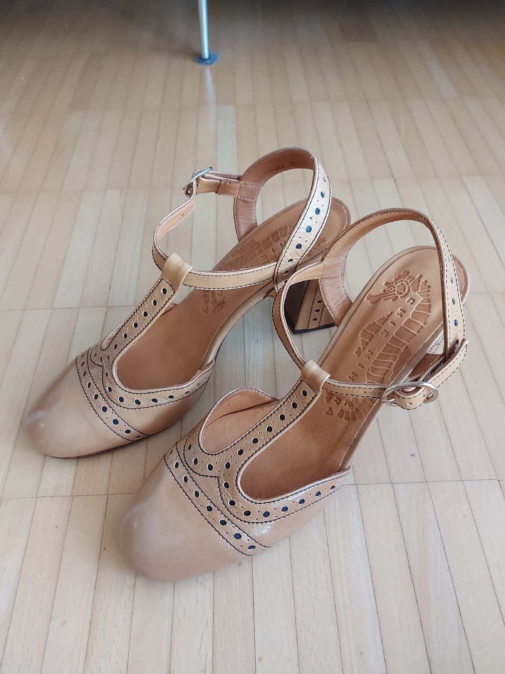 Chie Mihara Damenschuhe: Chie Mihara, Pumps, ocker, Grösse 39 – Neu (gemäss Beschreibung) aus Oberengstringen von PaolaDe 1