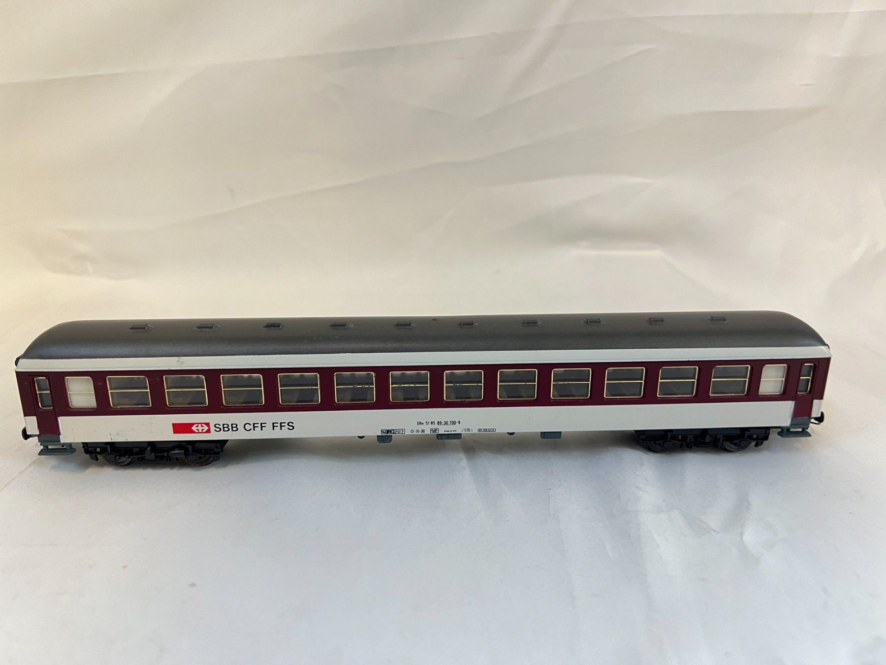 Lima Trains électriques: Personenwagen SBB dunkelrot weiss – D'occasion à Zürich par Drahtzug