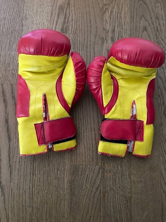 Gants: Kinder-Boxhandschuhe  – D'occasion à Luzern par Judith01112 1