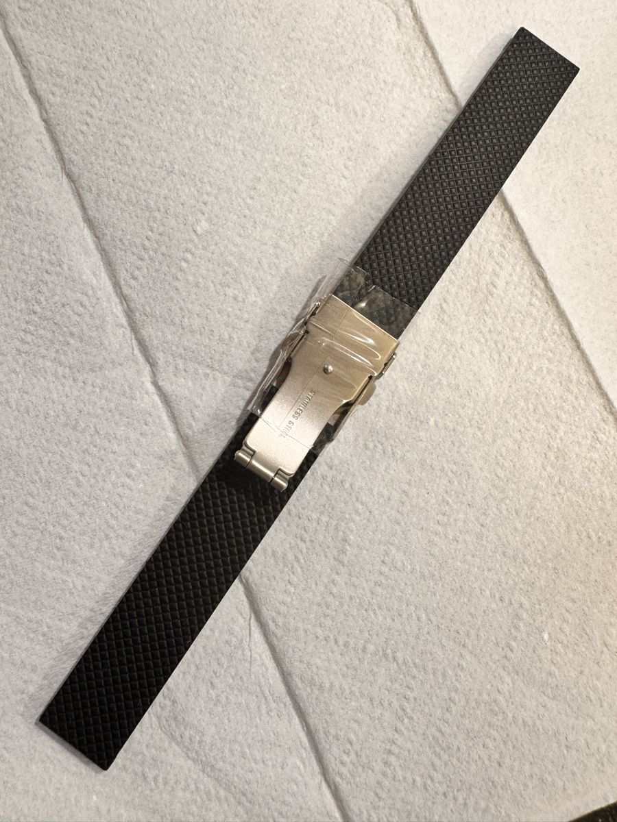 Bracciali & Braccialetti: High quality 18mm Black Rubber Watch Strap – Nuovo e nell'imballaggio originale da Zürich venduto da 613_g8jy 1