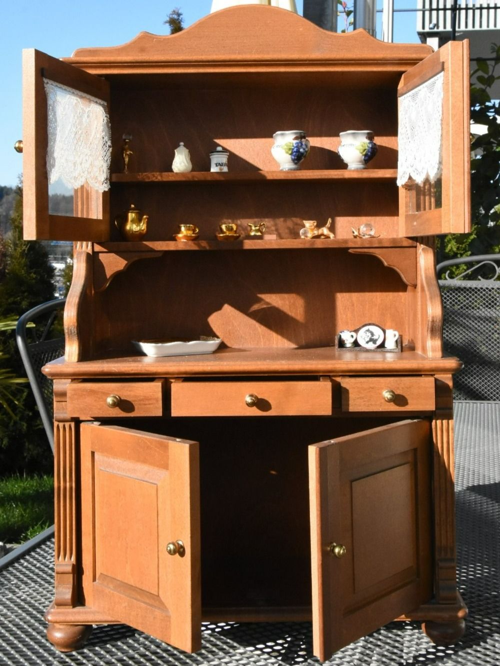 Credenze: Miniatur-Buffet mit Zubehör – Usato da Giswil venduto da Guardia75