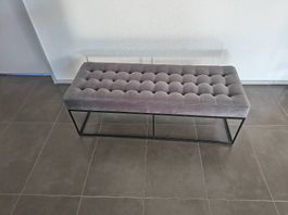 Sitzbank Samt-Velour grau, Metallrahmen schwarz