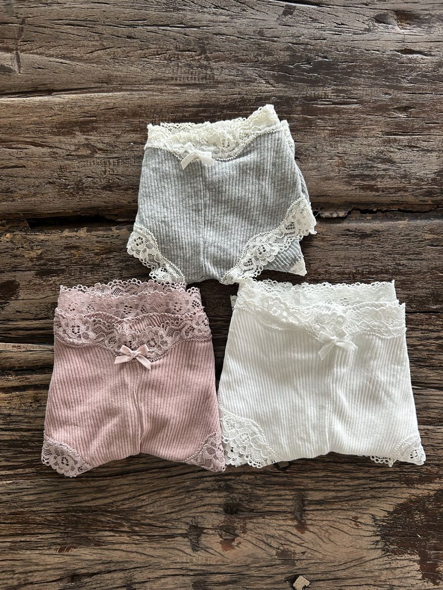 Sonstige Unterwäsche: 3er-Set Damen Slips mit Spitze – Größe L – Gebraucht aus Bachenbülach von danielaa0102 1