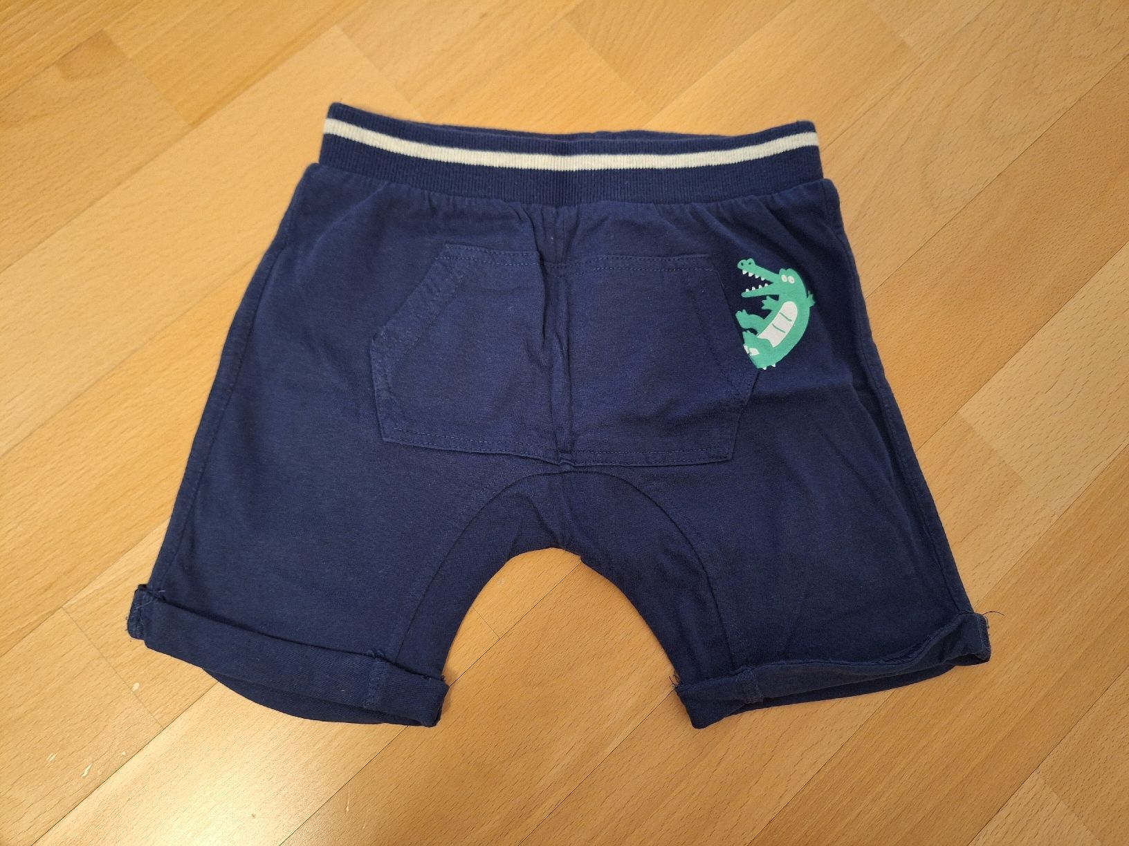 Pantaloni: Shorts mit Dino von Idexe in Gr. 98 – Usato da Oberrieden venduto da smarties949