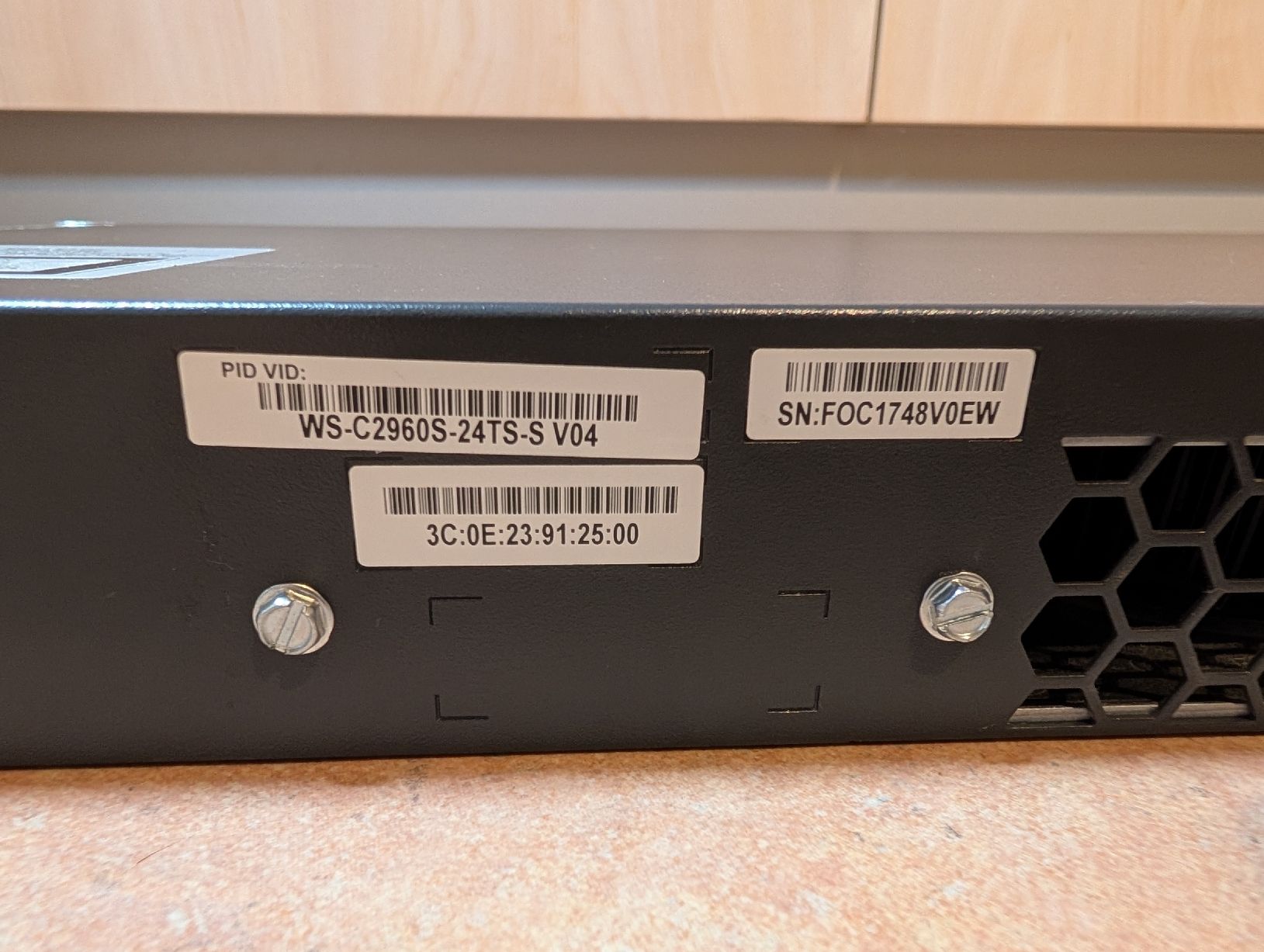 Cisco Hubs & Switches: Cisco Catalyst 2960-S SI 24 Port Switch – Gebraucht aus Pfaffnau von reapcx 3