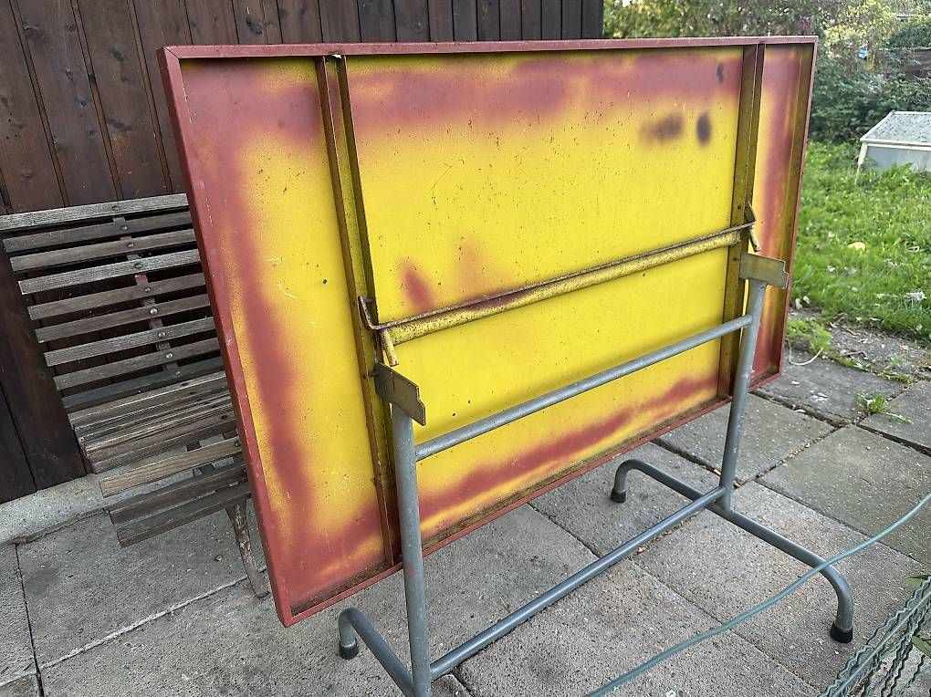 Tische: Blechtisch Gartentisch Klapptisch – Gebraucht aus Luzern von Jeremija 3
