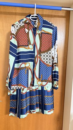 Zara XS Dress - Patterned, Pleated, Perfect for Spring!