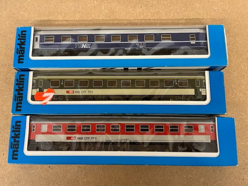 Märklin Modelleisenbahnen: SBB Personenwagen-Set Märklin – Gebraucht aus Büsserach von ModellbahnDepot