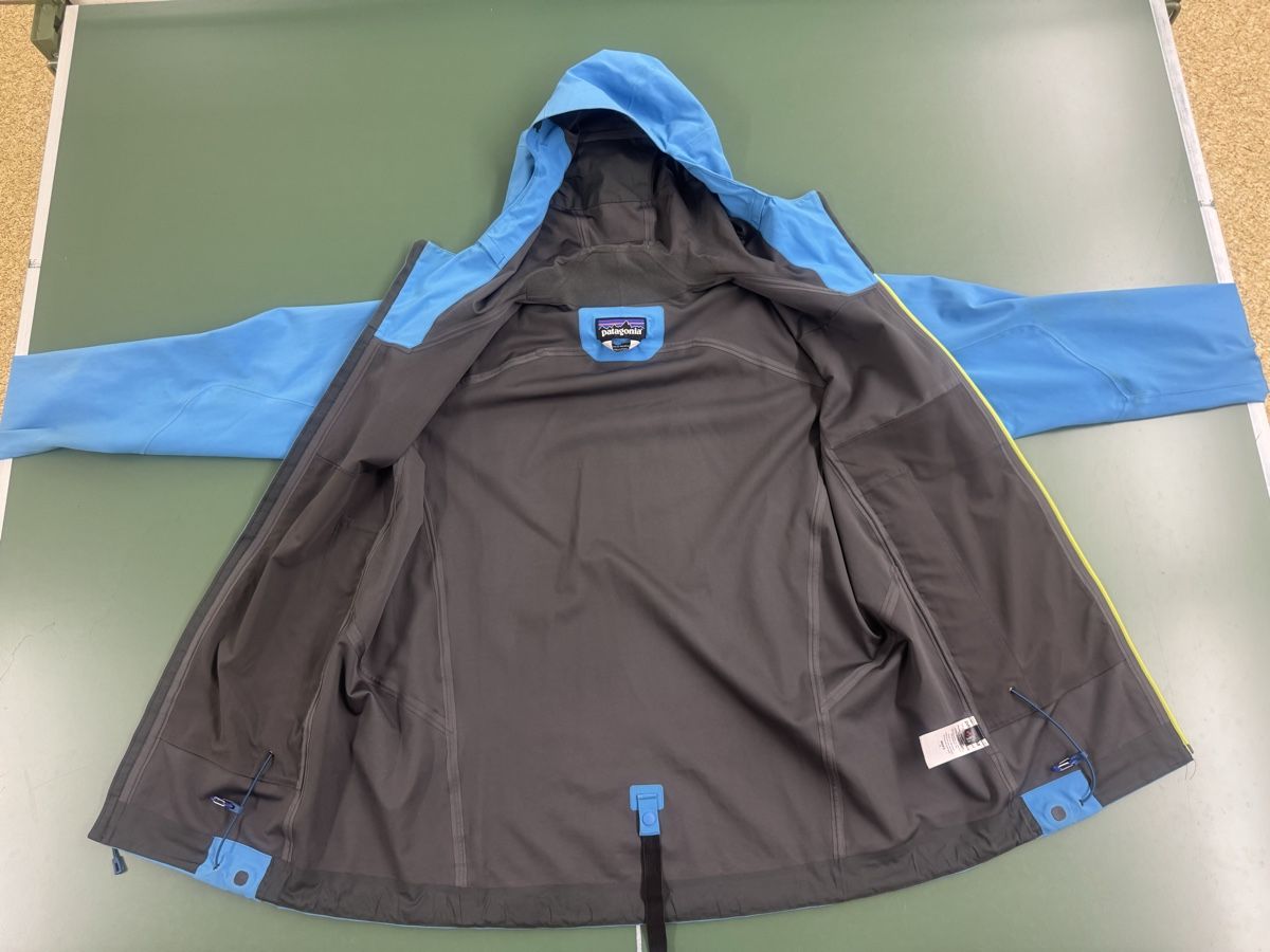 Patagonia Jacken: Patagonia Softshell Jacket Hooded Blue Size L – Gebraucht aus Zürich von ReinholdMessner 2