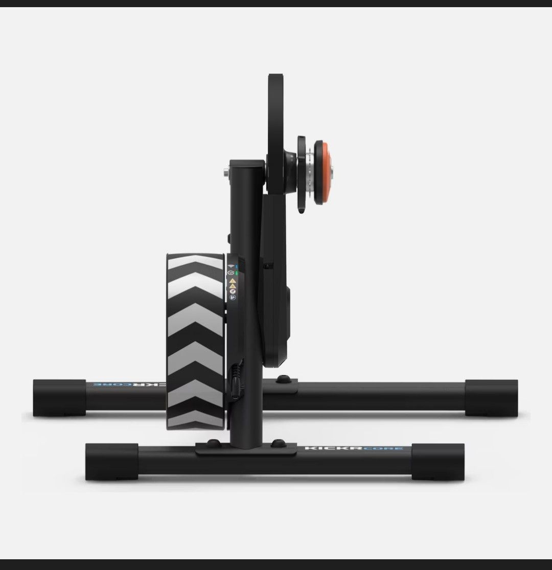 Wahoo Vélos d'appartement: Wahoo KICKR CORE 2 ZWIFT Cog/Click – D'occasion à Zürich par Dezca 1