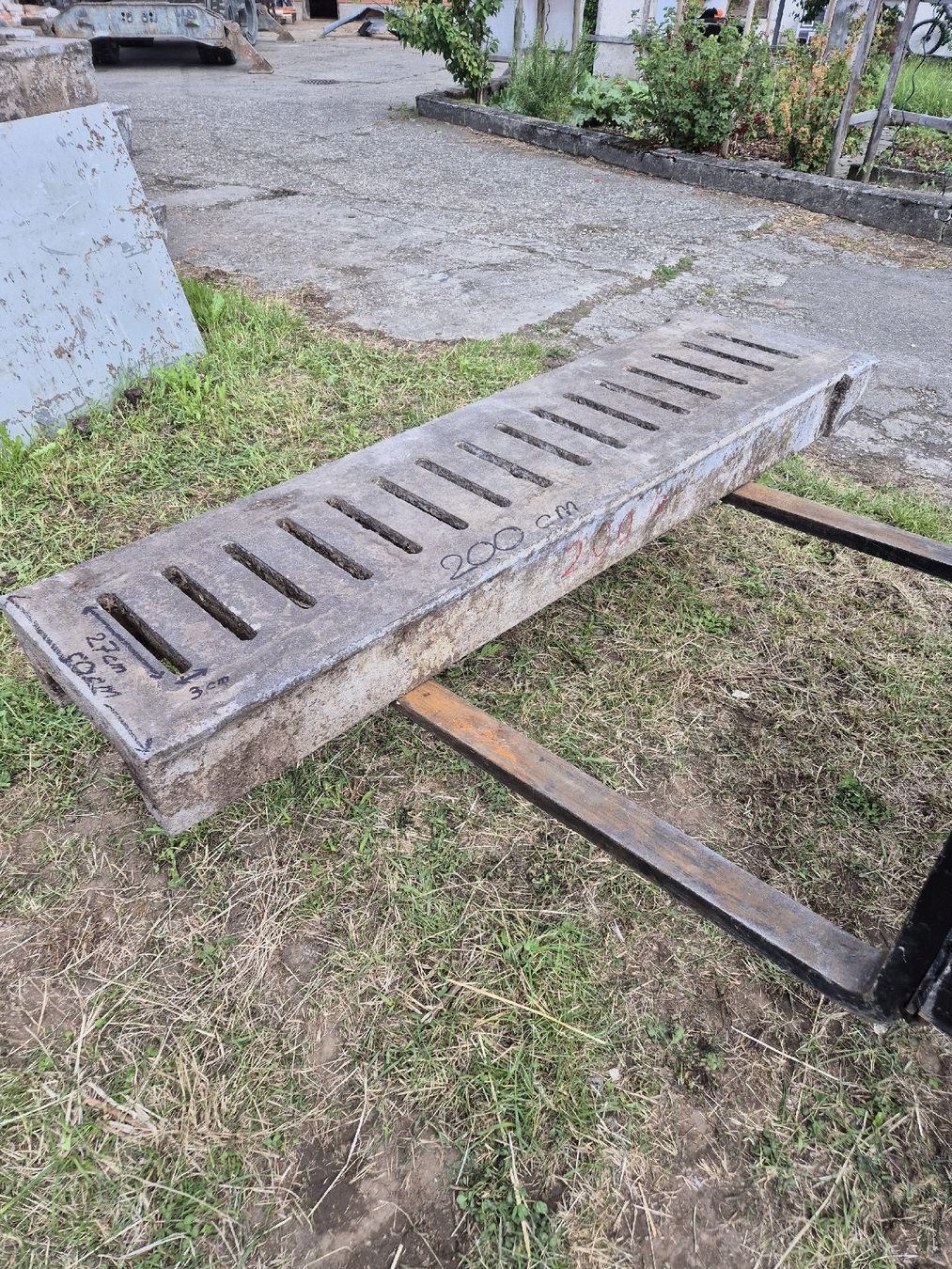 Rivestimenti per pavimenti: Betonspaltenböden – Usato da Niederbuchsiten venduto da Rulu2 2