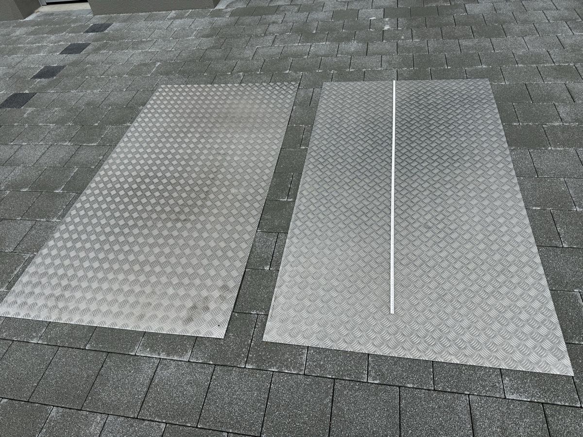 Servierplatten: Blech Riffelblech Aluminium 2 Stk. – Gebraucht aus Erlinsbach SO von n123h