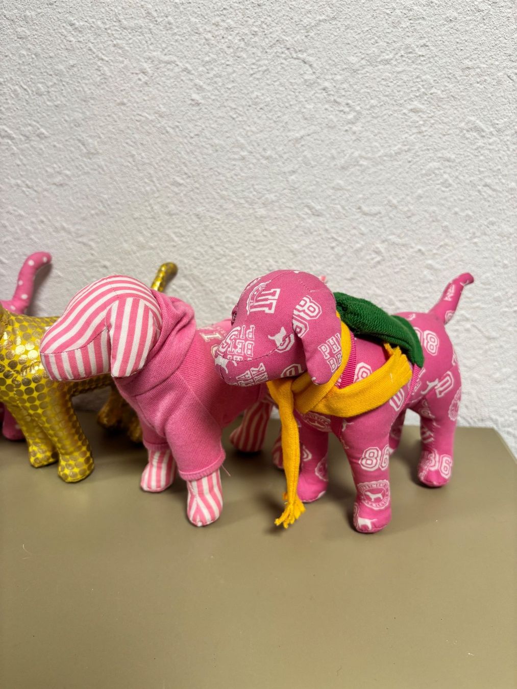 Giocattoli: Victoria's Secret Pink Hunde – Usato da Bottmingen venduto da ana_5hrv 2
