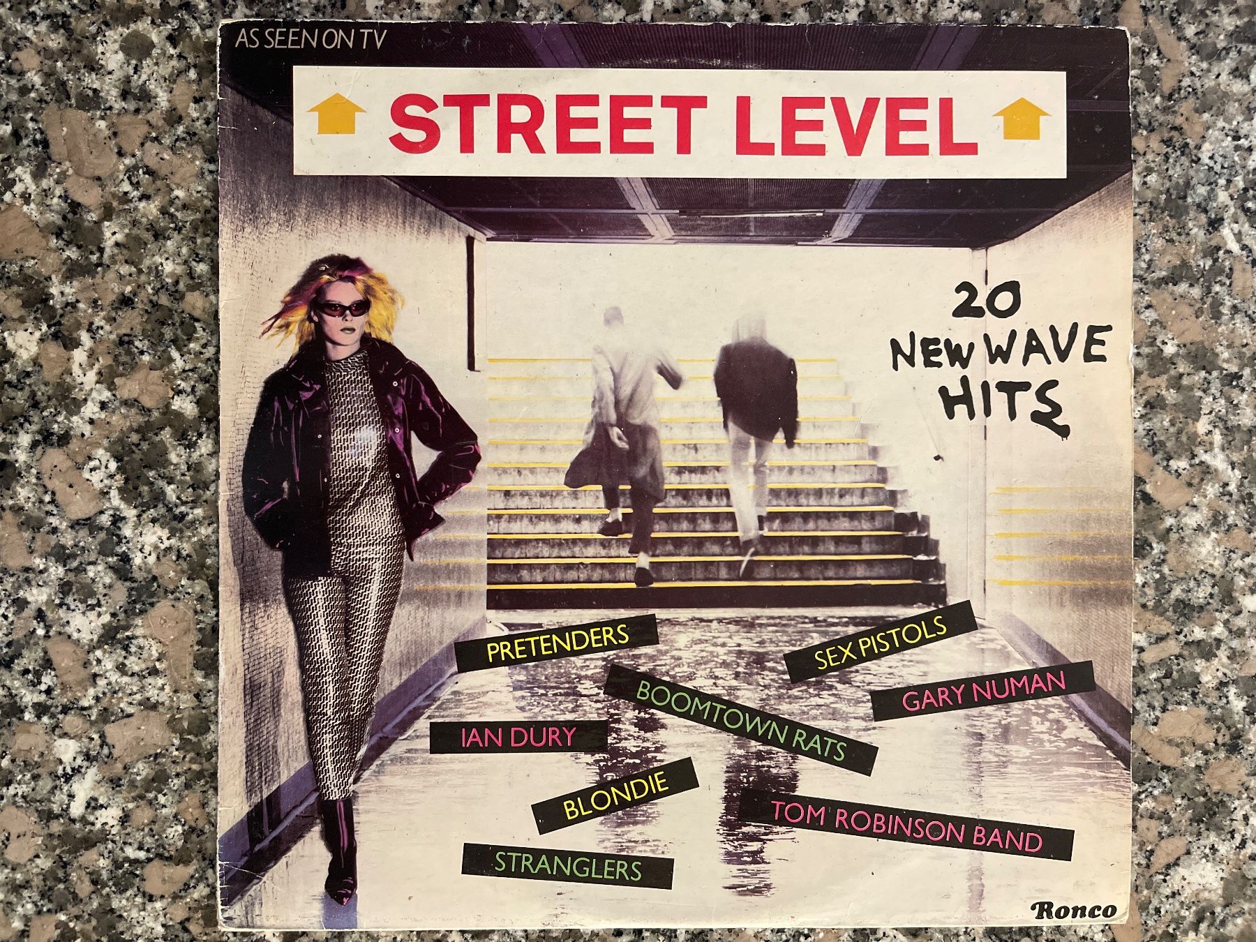Dischi in vinile: S1738/Street Level - 20 New Wave Hits – Usato da Frutigen venduto da Philippe_jsp