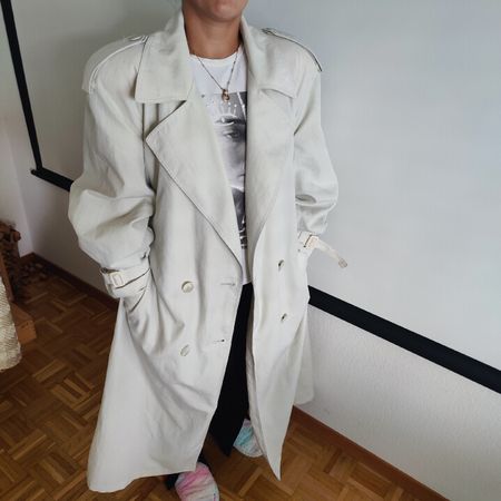 London Fog trench coat - classic style for summer/autumn