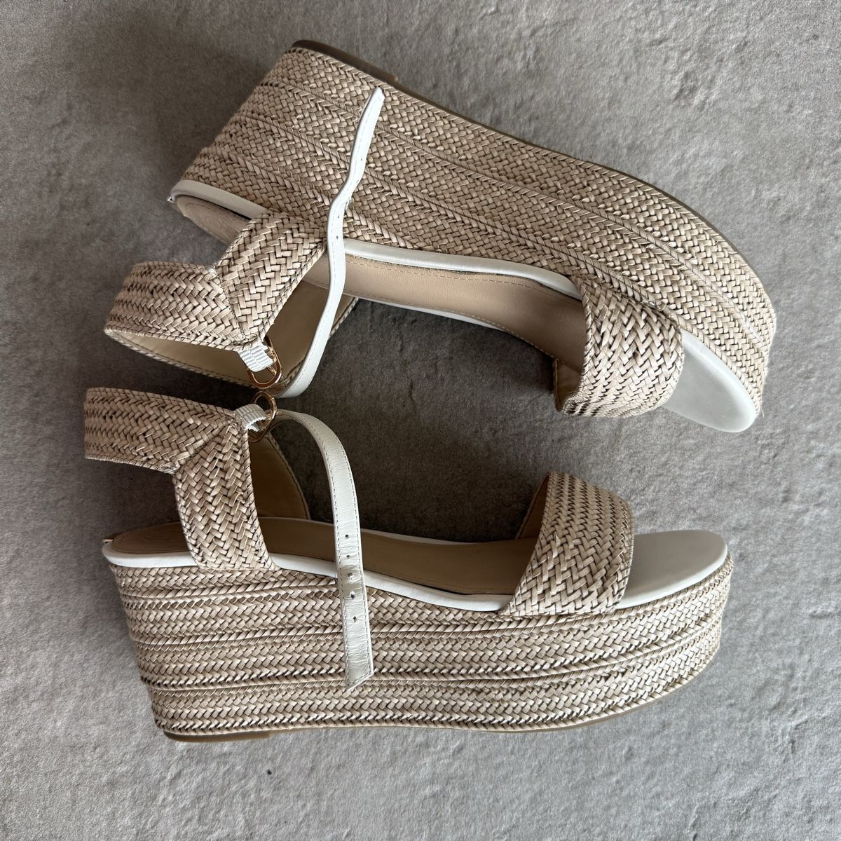 Guess Scarpe da donna: Guess Platform Sandals Size 40  – Usato da Boswil venduto da hey.itsme 1