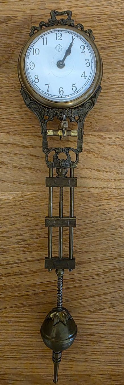 Junghans Orologi da terra & Orologi da parete: Elefant mit Uhr – Usato da Zürich venduto da pf3 6
