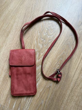 Pochette bandoulière téléphone cuir vieux rose Bull & Hunt 