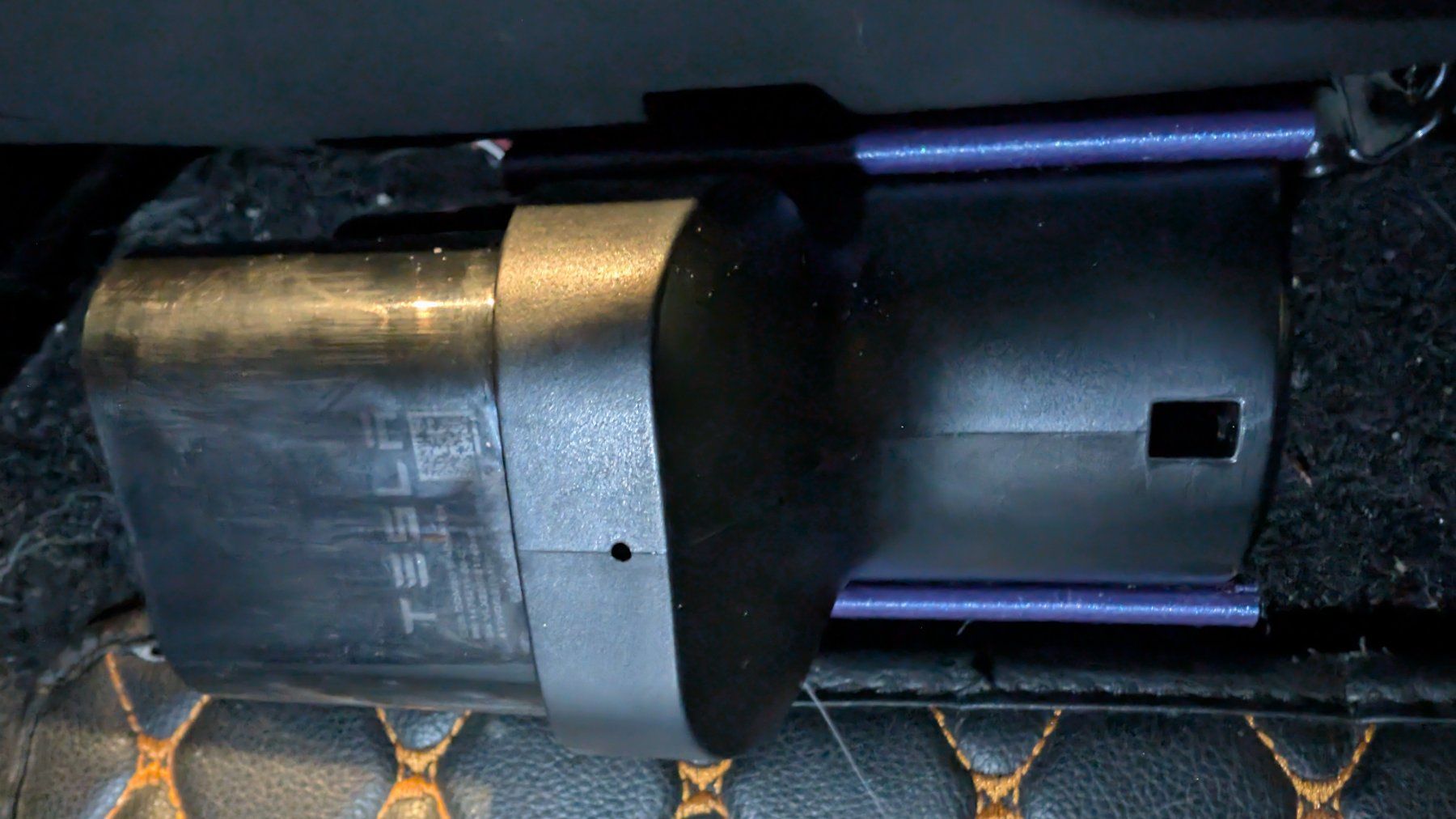 Supporti a parete: CCS Adapter Halter Tesla Model S Gen 1-3 – Usato da Zullwil venduto da Slini 4