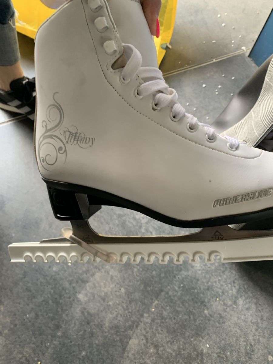 Pattini da ghiaccio: Schlittschuh Grösse 40 – Usato da Reinach BL venduto da lar_nd89 1