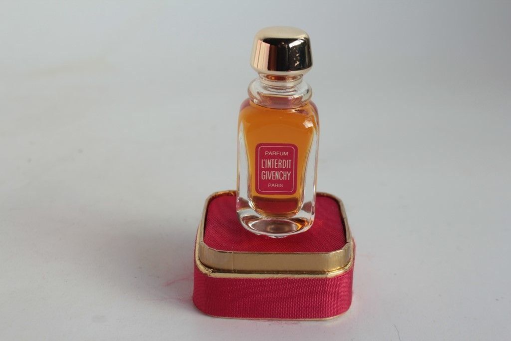Givenchy Profumi & Eau de Toilette: GIVENCHY Parfum L'Interdit 7 ml – Usato da Vandoeuvres venduto da Dom-Tom 1