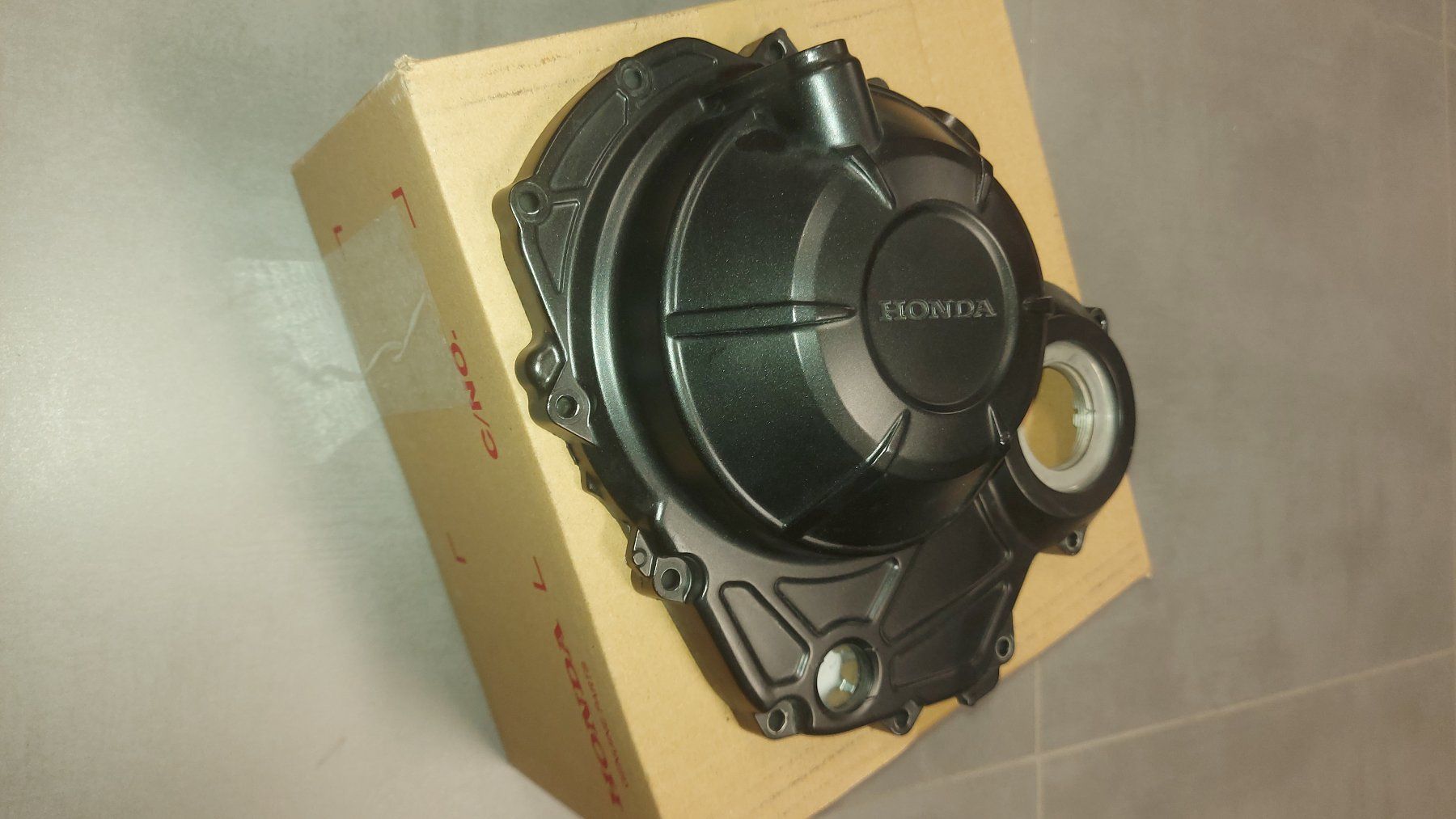Honda Tutti i ricambio per moto: Kupplungsdeckel Honda CB 500 XA – Usato da Kölliken venduto da motoleu 3