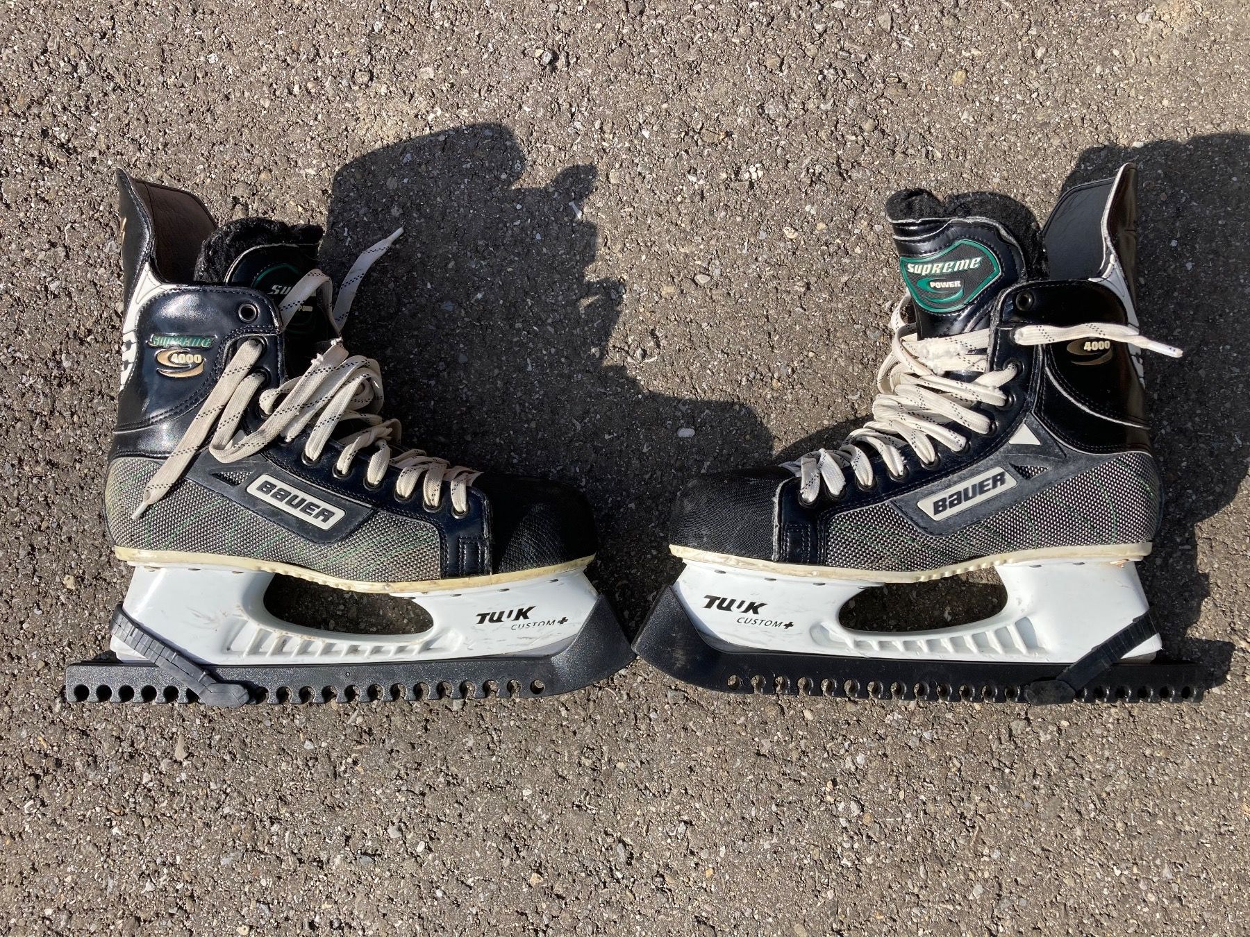 Schutz & Schoner: Eishockeyausrüstung mit Tasche – Gebraucht aus Belp von Siruz 1