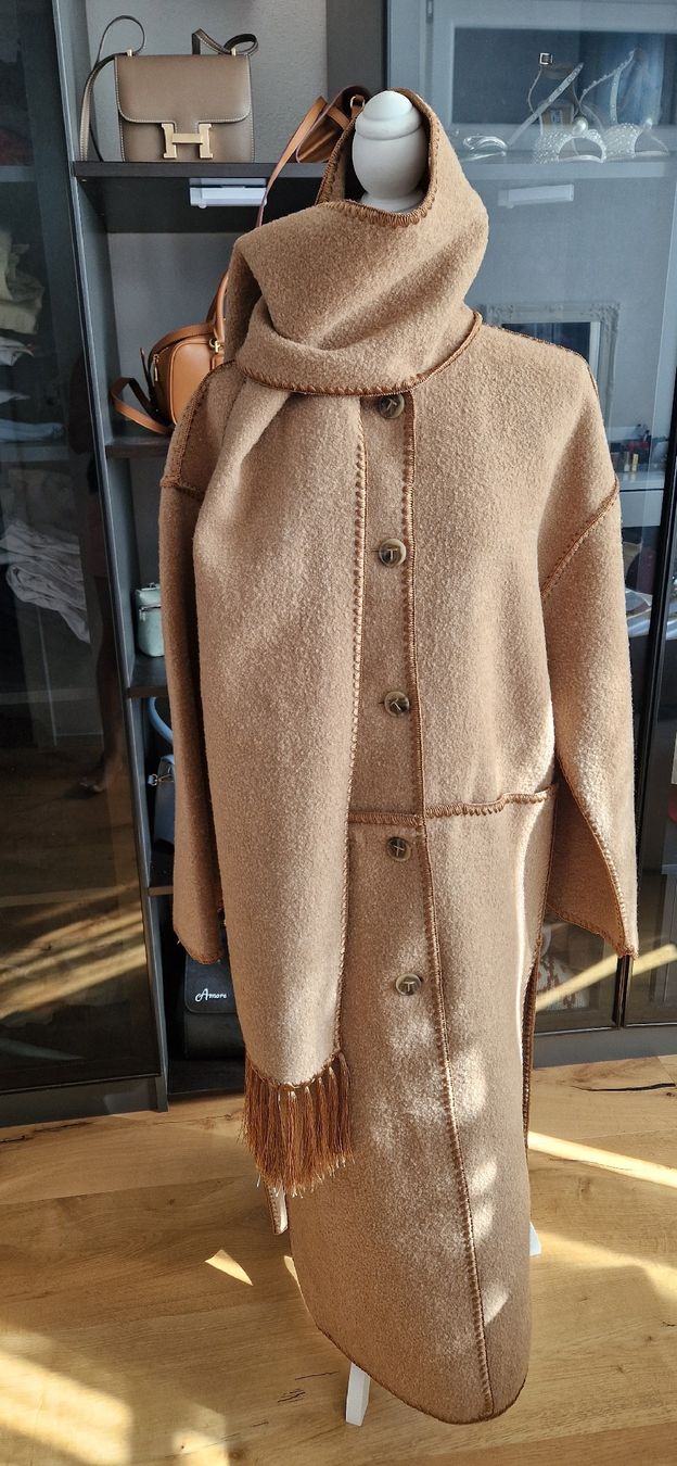 Totême Cappotti: toteme scarf coat – Nuovo e nell'imballaggio originale da Thal venduto da siri_speaks 2