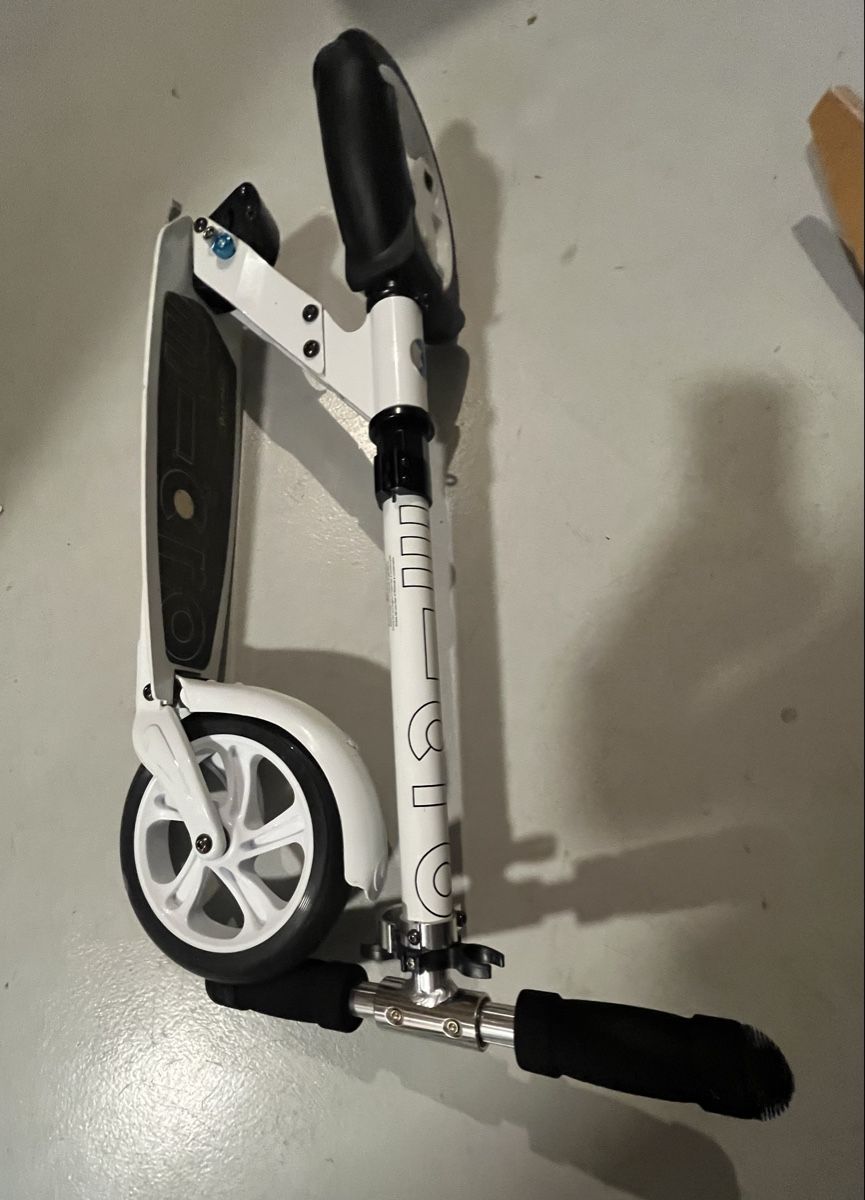 Micro Kickboard: Trottinette Micro Classic blanche – Neu (gemäss Beschreibung) aus St-Prex von SoLu21 1