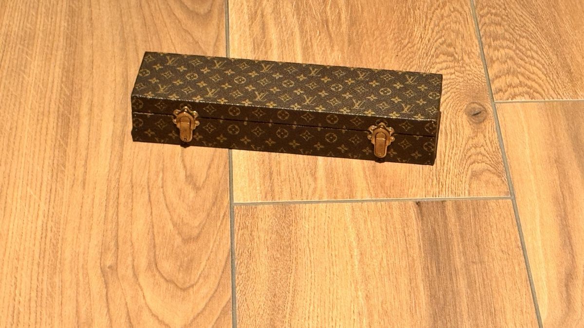 Louis Vuitton Uhrenboxen: Louis Vuitton Armbanduhrenetui 25cm – Gebraucht aus Bubikon von Mtr1608