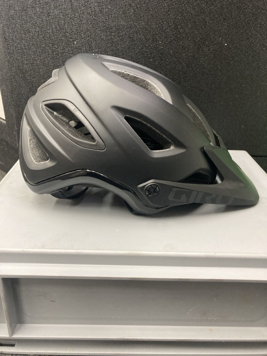 Giro Caschi: Montaro Mips matte/gloss black S – Nuovo (secondo la descrizione) da Zürich venduto da Barspin