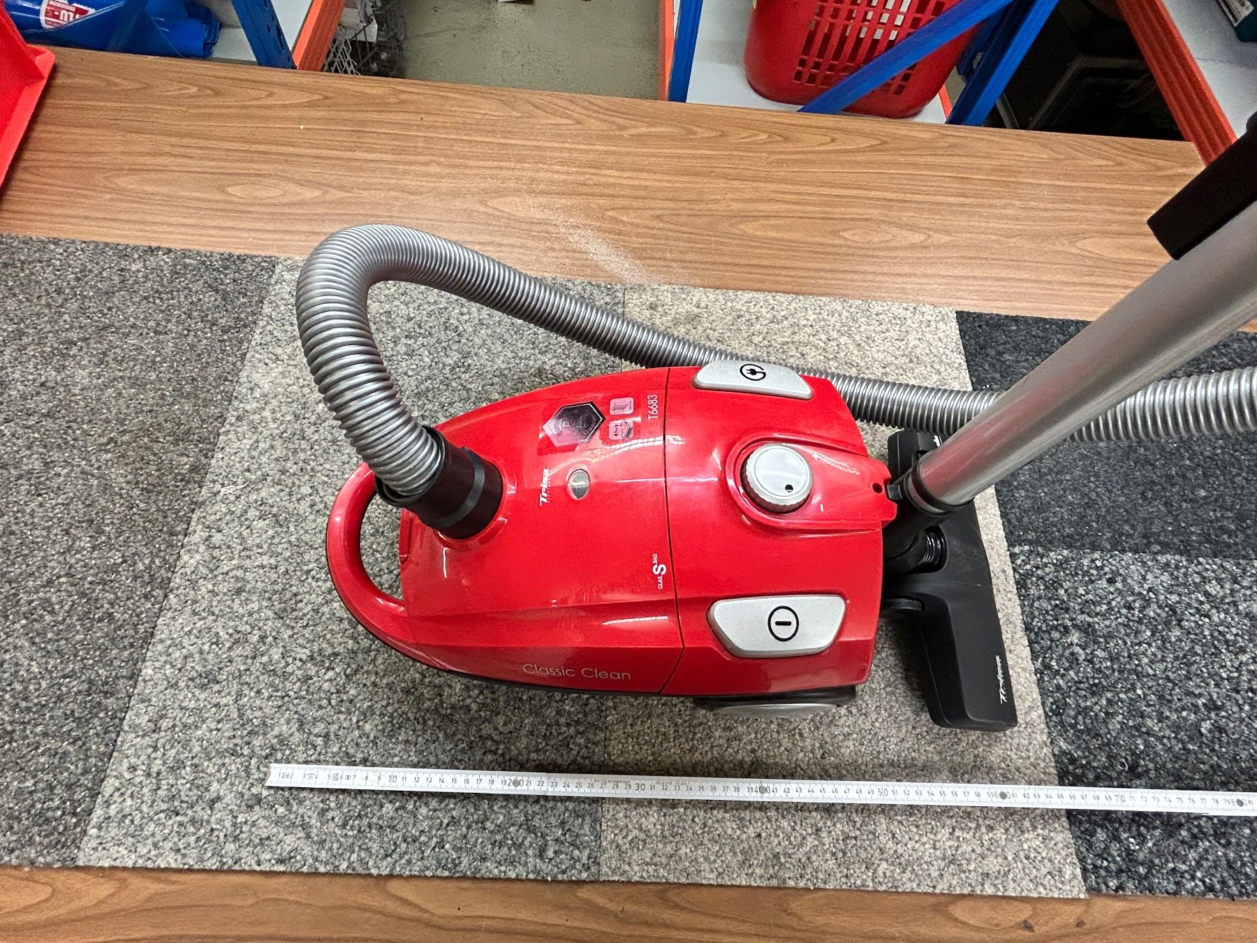 Trisa Aspirapolveri & Accessori: Staubsauger Trisa Model T 6683 Rot – Usato da Malters venduto da DPHandel 4