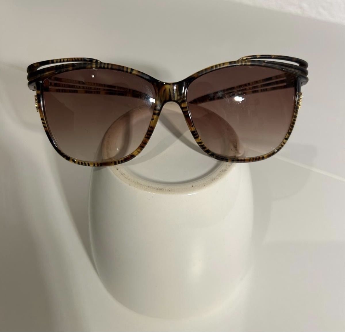 Saint Laurent Lunettes & Verres: Lunettes de soleil vintage YSL – D'occasion à St-Pierre-Clages par ste_xk6p 3
